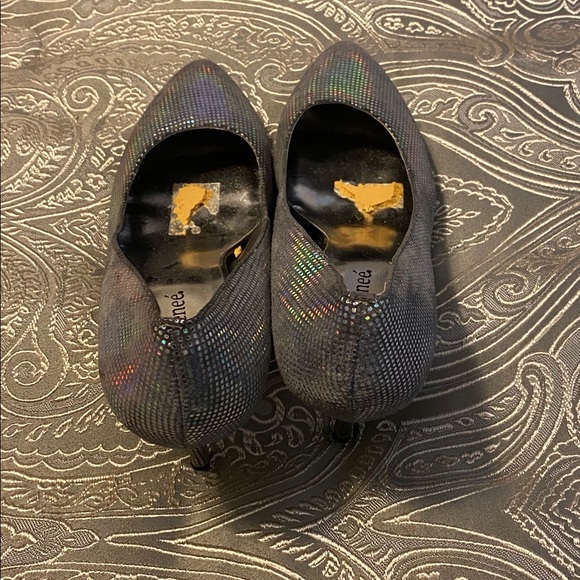 Shoes - Picture 4 of 4